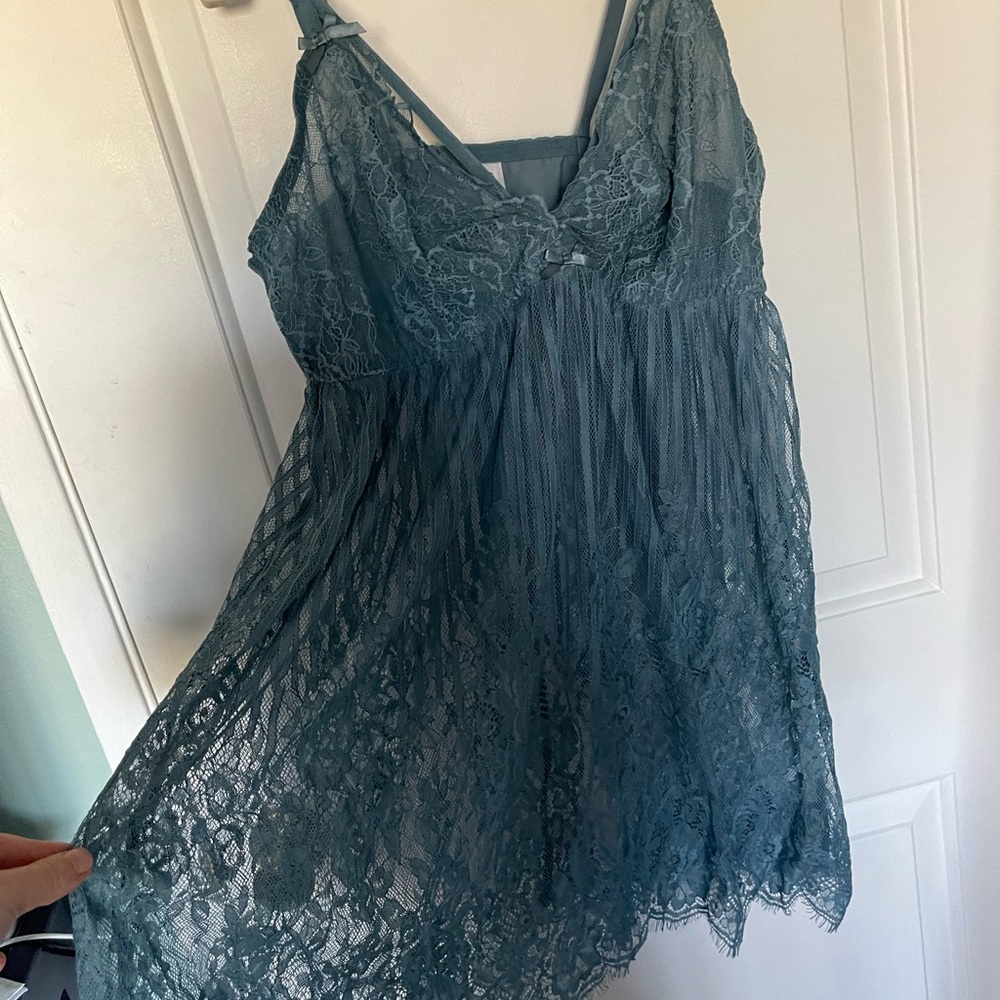 Cacique size 14/16 Teal Lacy Lingerie Babydoll Wireless (Like New!)